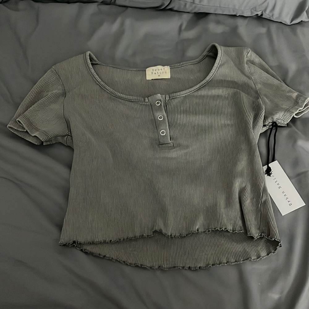 grey crop top